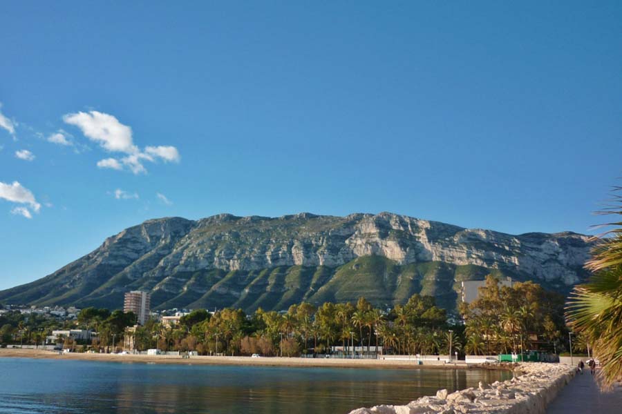 One day trip to Denia from Valencia with children: the Montgó Natural Park. 