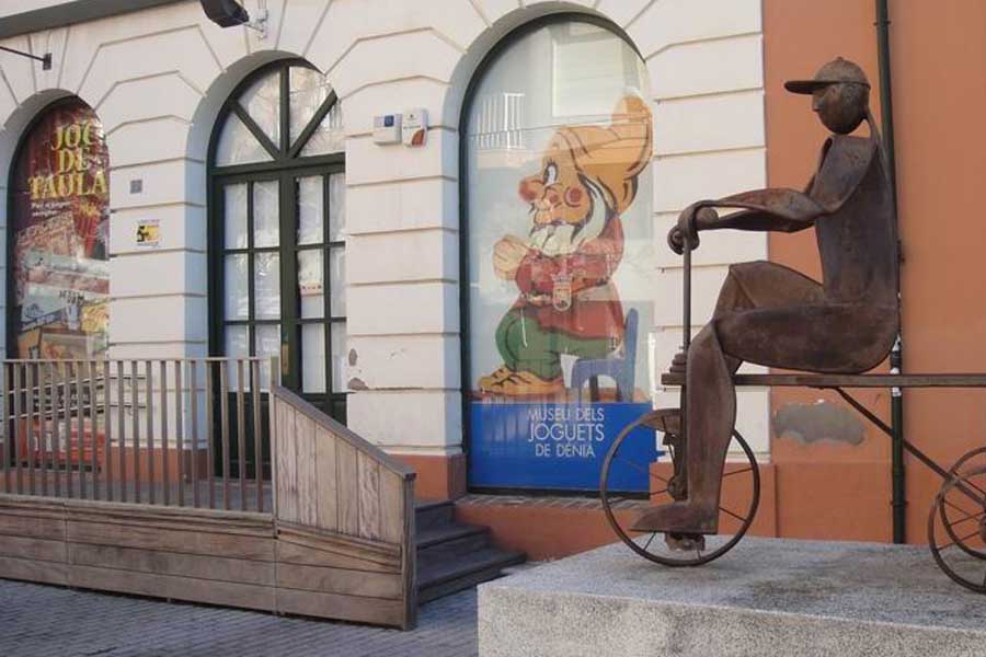 One day trip to Denia from Valencia with children: Toy Museum. 